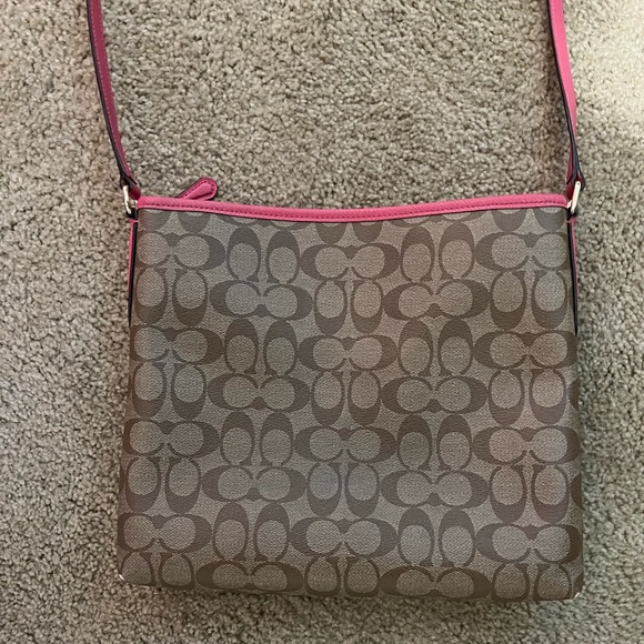 Like New Coach Crossbody! - Picture 3 of 6